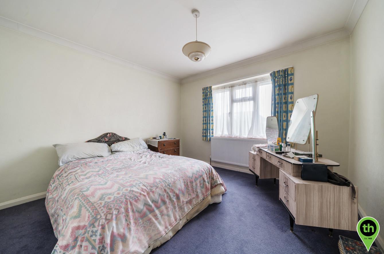 Fairmead Crescent, Edgware Taylor Hawkins
